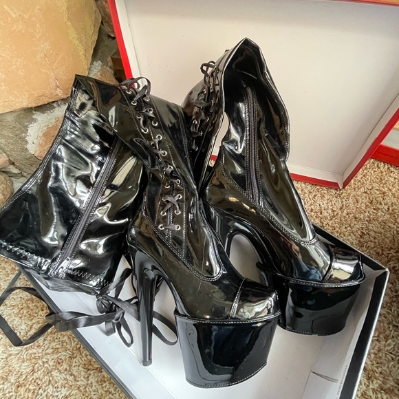 Pleaser Shiny Black Platform Lace-Up Boots - Picture 1 of 6